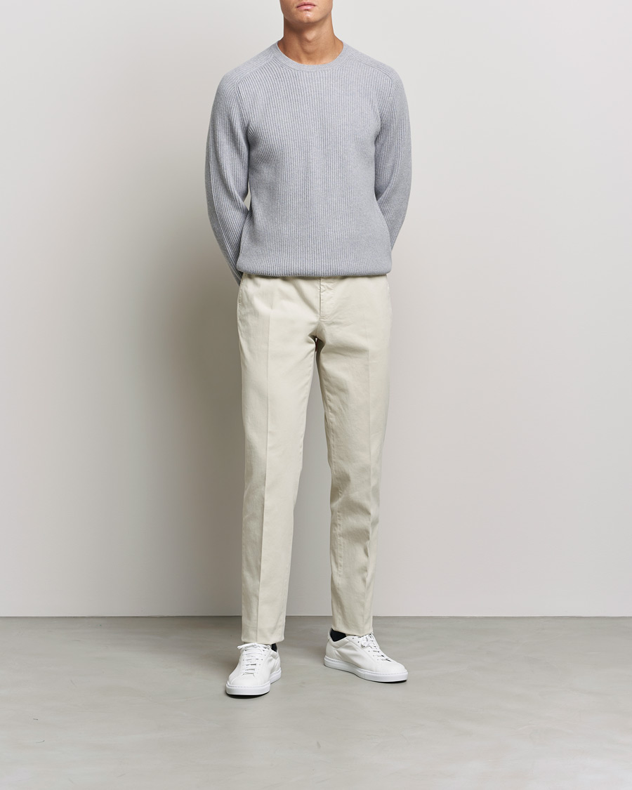 Mies | Puserot | Gran Sasso | Knitted Wool/Cashmere Structure Crewneck Light grey