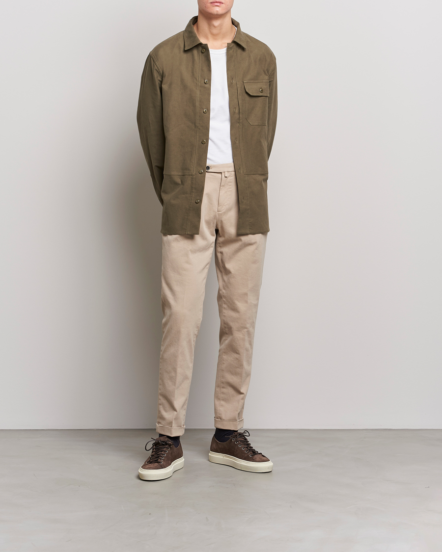 Mies | Chinot | Briglia 1949 | Easy Fit Pleated Cotton Stretch Chino Beige