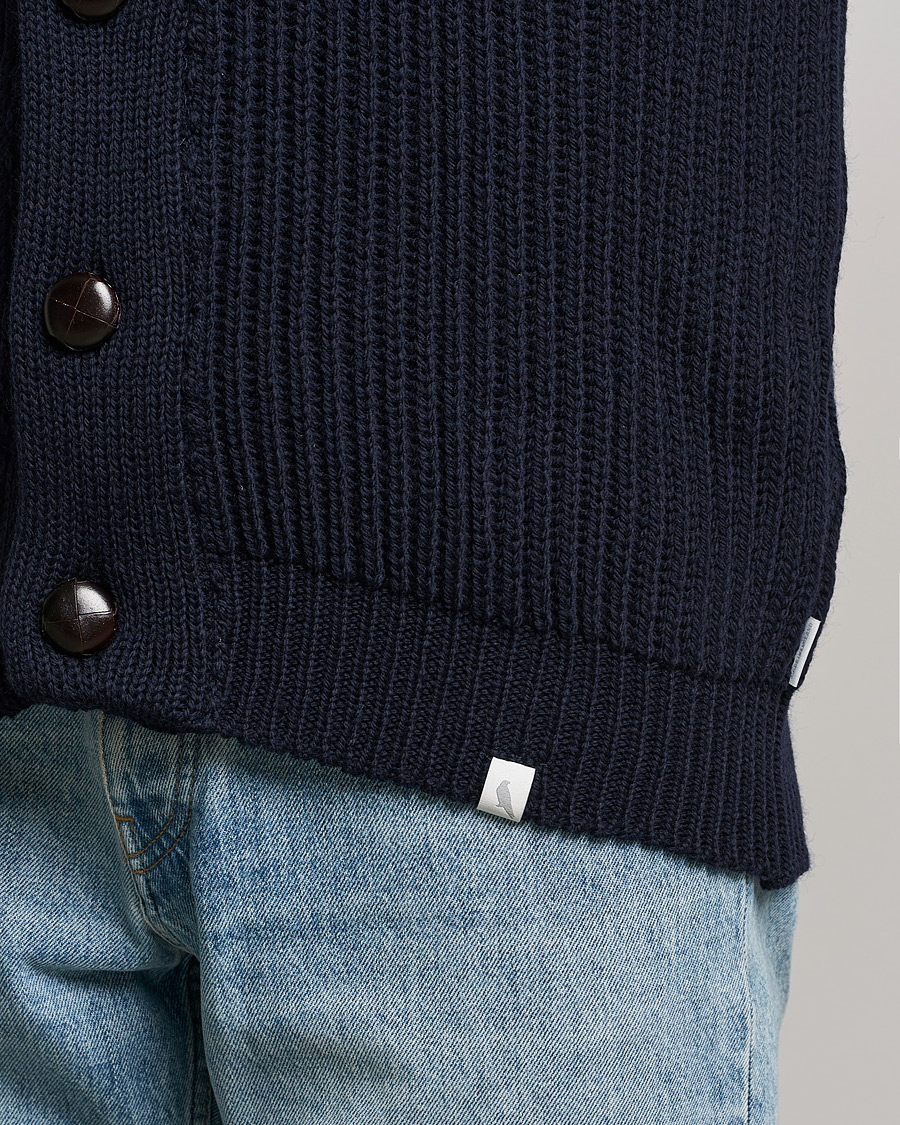 Mies | Puserot | Peregrine | Wilkinson Ribbed Wool Cardigan Navy