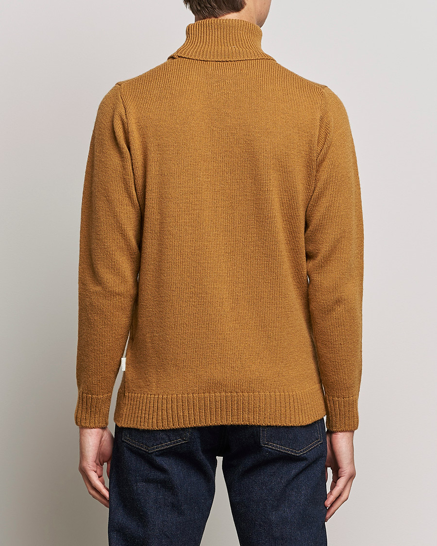 Mies | Puserot | Peregrine | Maker´s Stitch Merino Polo Wheat