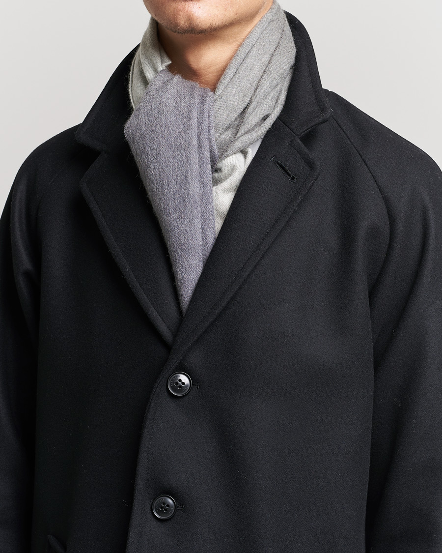 Mies | Kaulaliinat | Begg & Co | Nuance Ombre Cashmere Scarf Marble Midnight