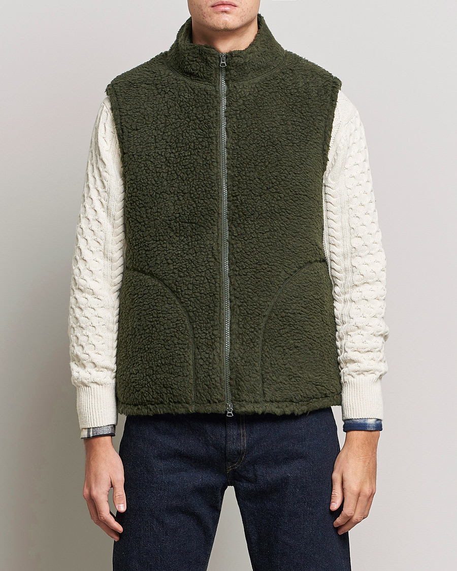 Mies | Takit | BEAMS PLUS | Boa Fleece Vest Forest Green