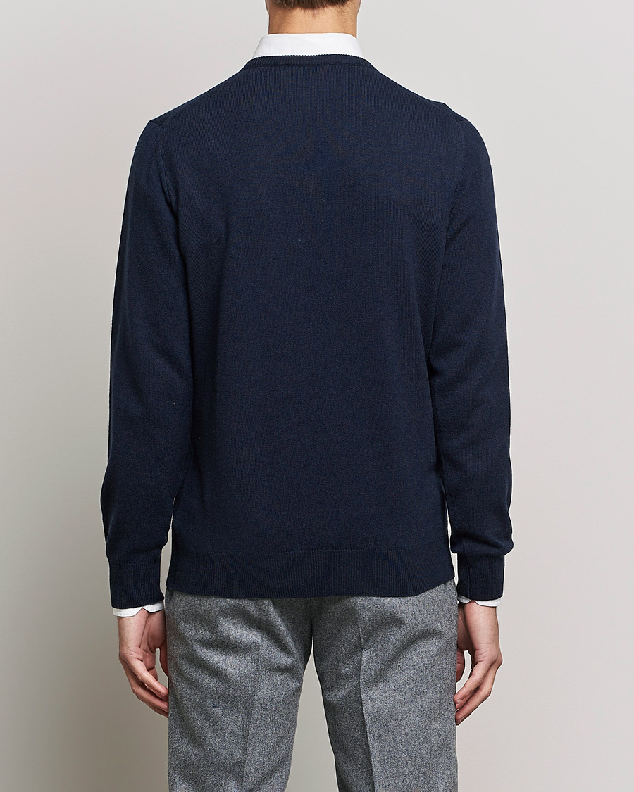 Mies | Puserot | Piacenza Cashmere | Cashmere V Neck Sweater Navy