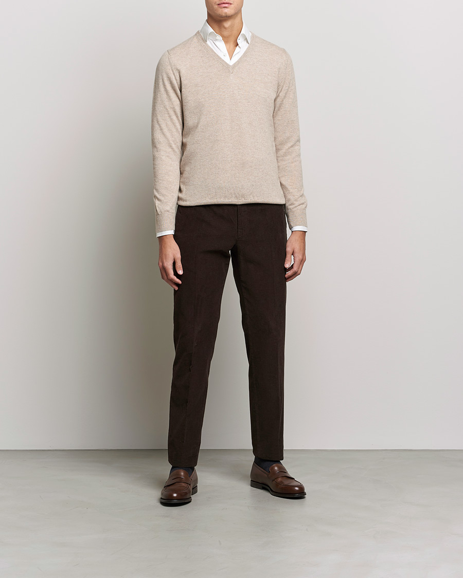 Mies | Puserot | Piacenza Cashmere | Cashmere V Neck Sweater Beige