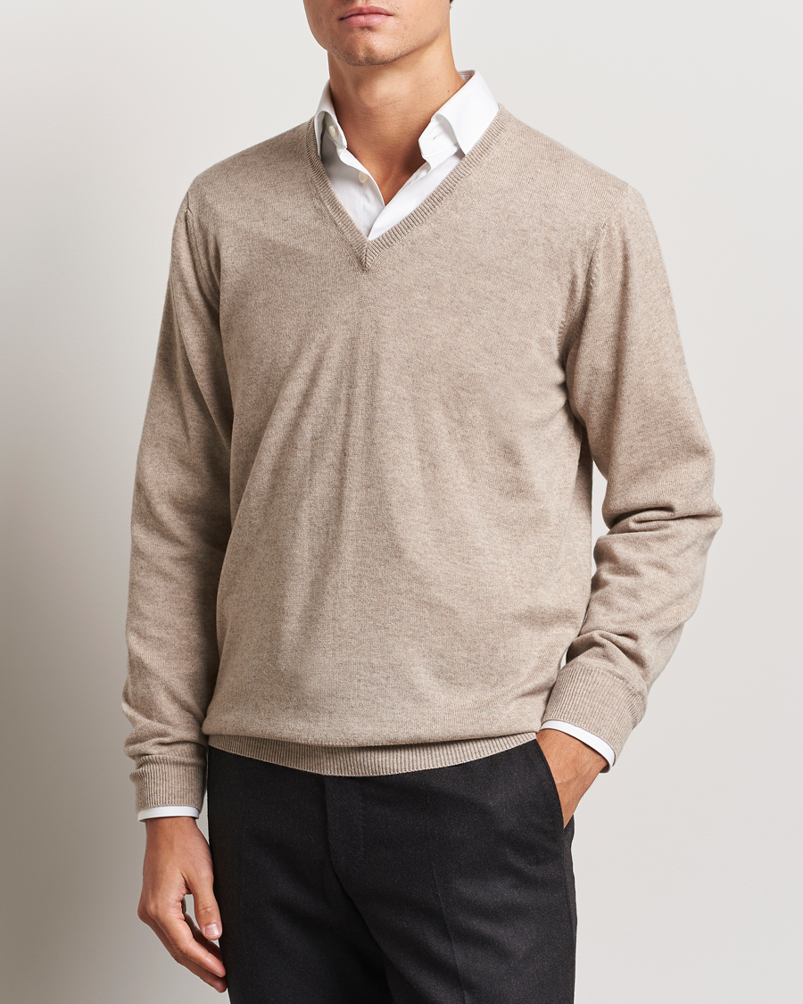 Mies | Puserot | Piacenza Cashmere | Cashmere V Neck Sweater Beige