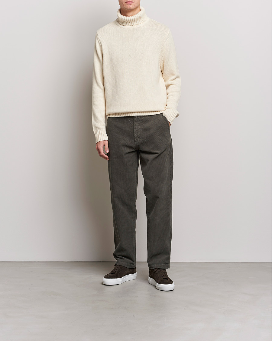 Mies | Housut | A Day's March | Redwood Corduroy Trousers Olive