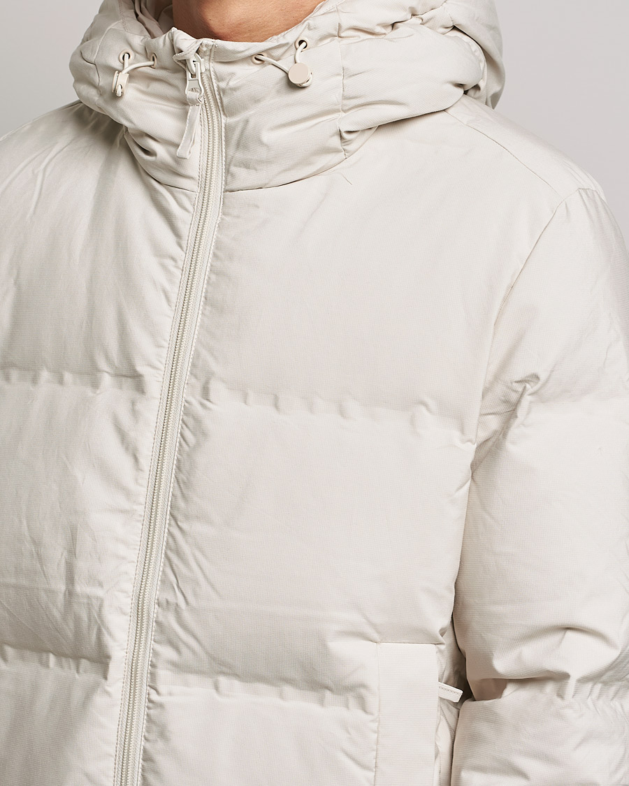 Mies | Takit | A Day's March | Yangra Puffer Jacket Sand