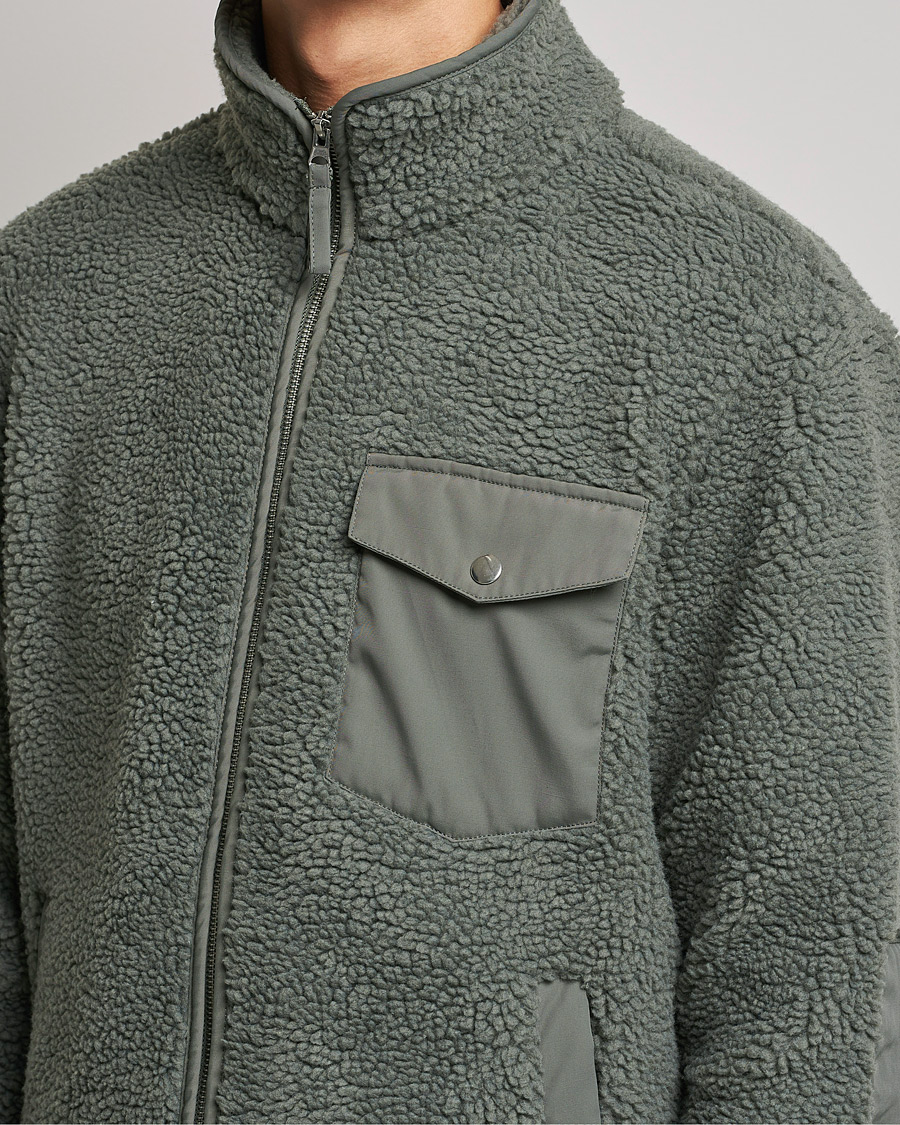 Mies | Puserot | A Day's March | Tone Pile Fleece Jacket Dusty Green