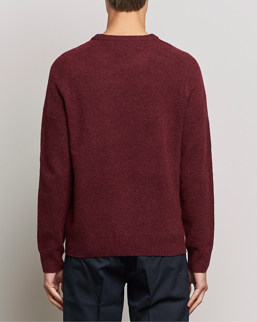 Mies | Puserot | A Day's March | Brodick Lambswool Sweater Wine