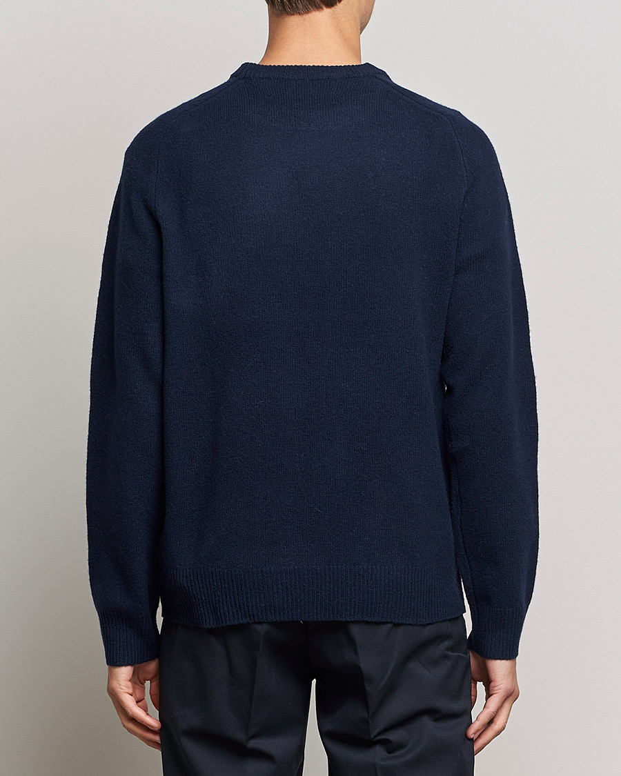 Mies | Puserot | A Day's March | Brodick Lambswool Sweater Navy