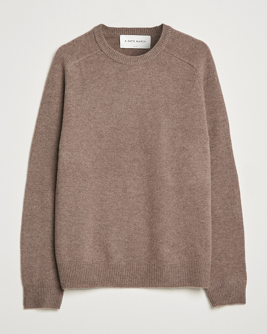 Mies | Puserot | A Day's March | Brodick Lambswool Sweater Taupe Melange