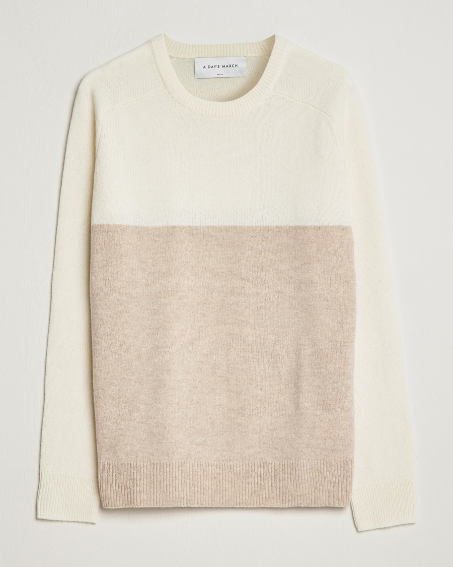 Mies | Puserot | A Day's March | Brodick Block Lambswool Sweater Sand/Off White