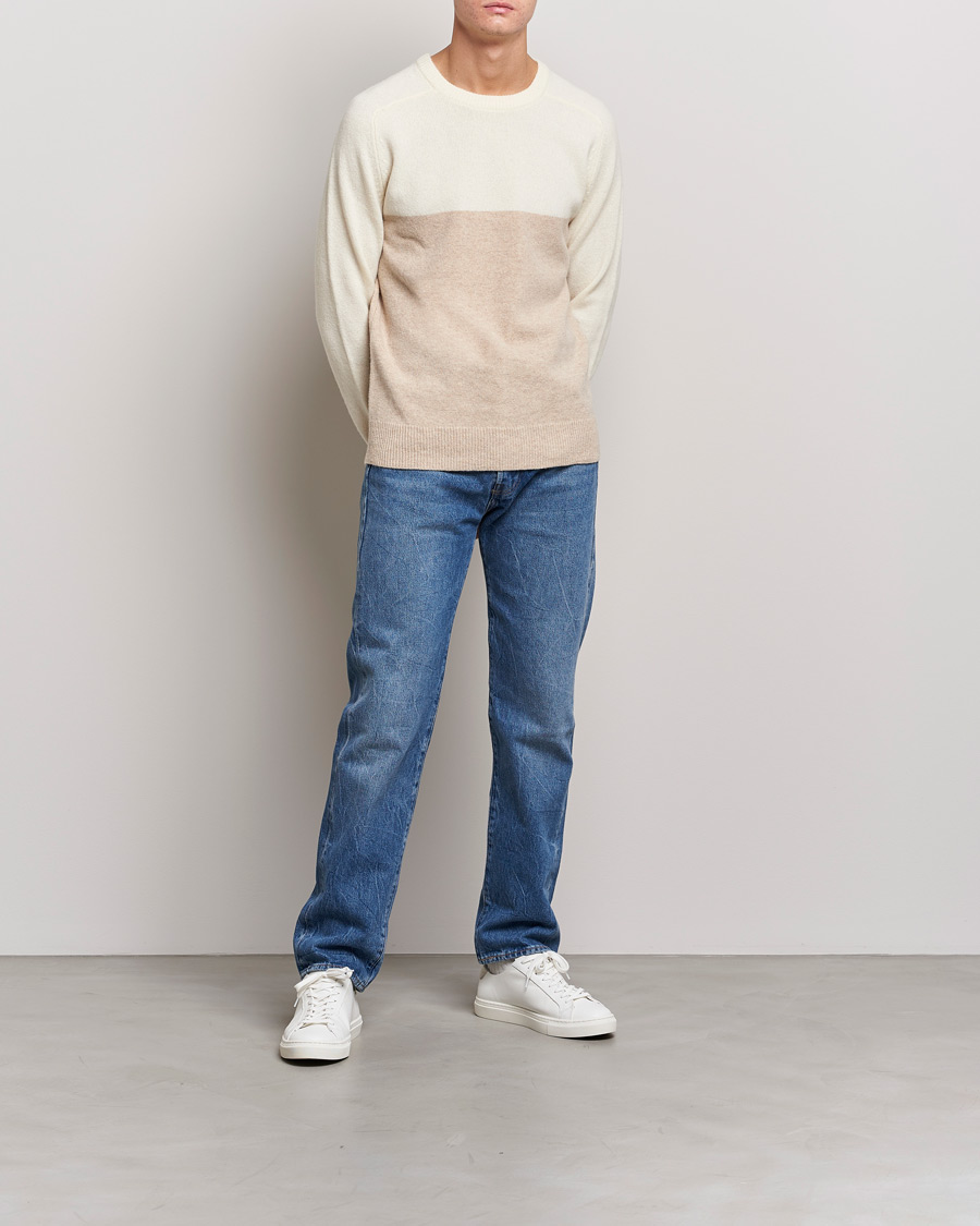 Mies | Neuleet | A Day's March | Brodick Block Lambswool Sweater Sand/Off White