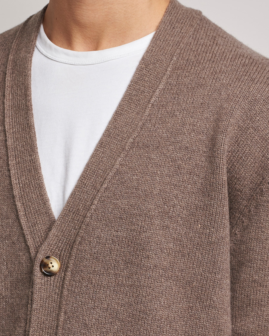 Mies | Puserot | A Day's March | Snag Lambswool Cardigan Taupe Melange