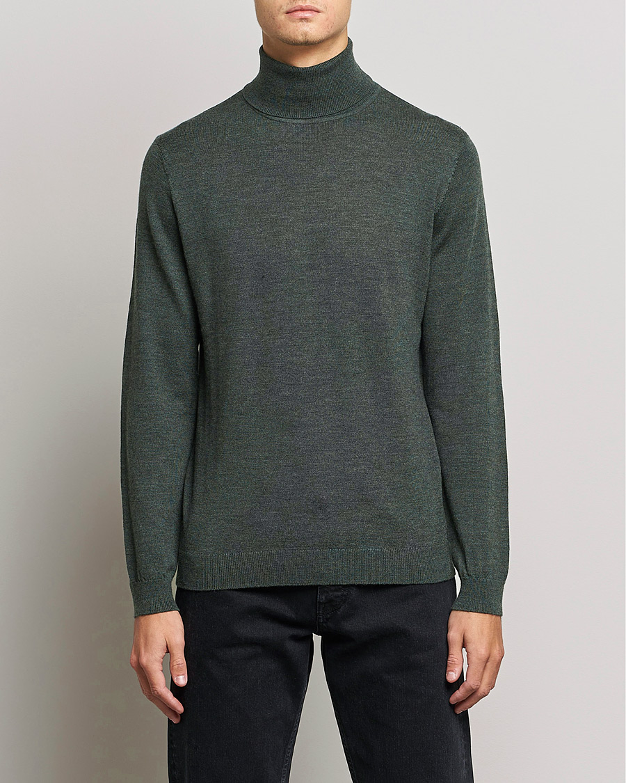 Mies | Poolot | A Day's March | Nela Merino Rollneck Moss Melange