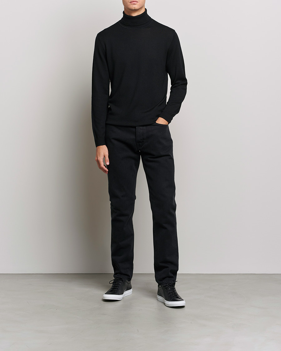 Mies | Poolot | A Day's March | Nela Merino Rollneck Black