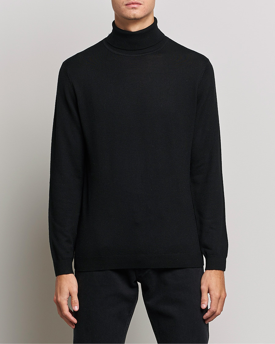 Mies | A Day's March | A Day's March | Nela Merino Rollneck Black