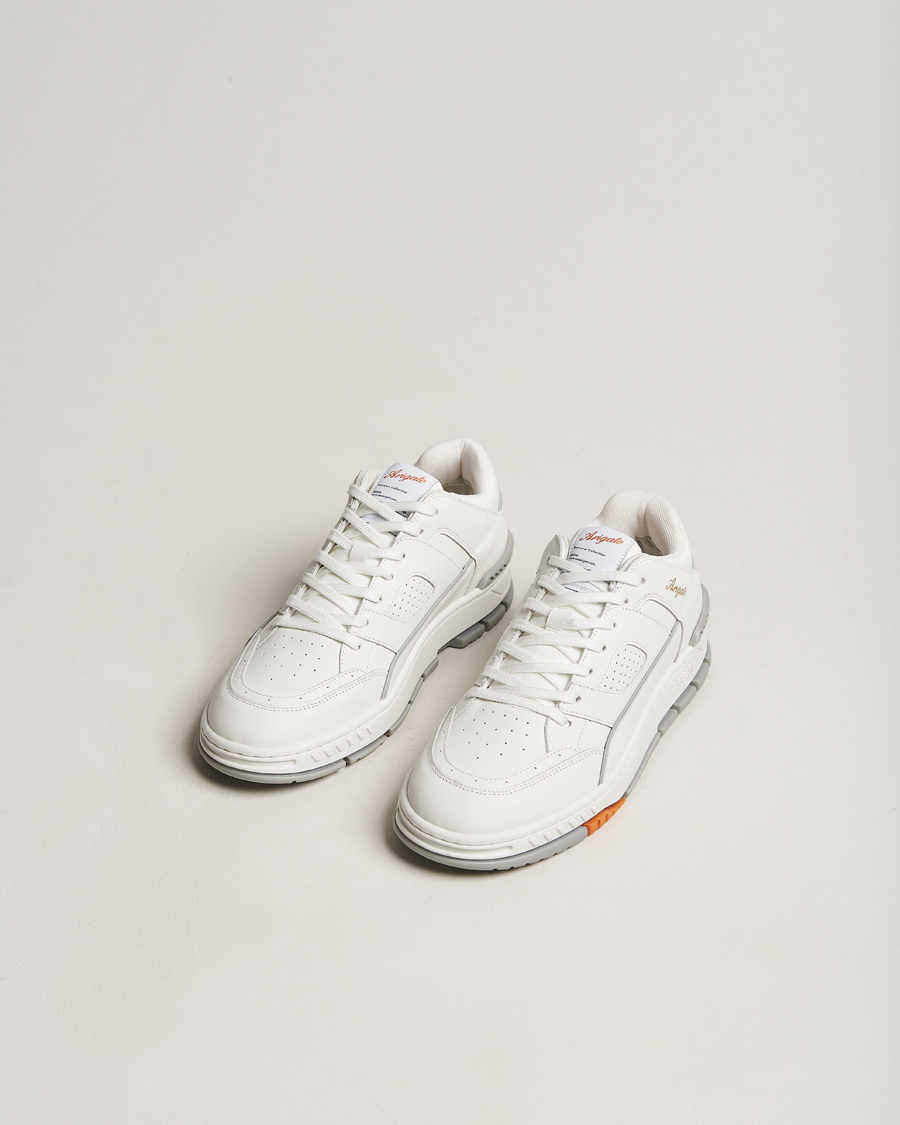 Mies | Valkoiset tennarit | Axel Arigato | Area Lo Sneaker White/Grey