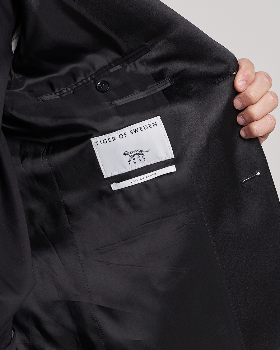Mies | Pikkutakit | Tiger of Sweden | Justin Tuxedo Blazer Black