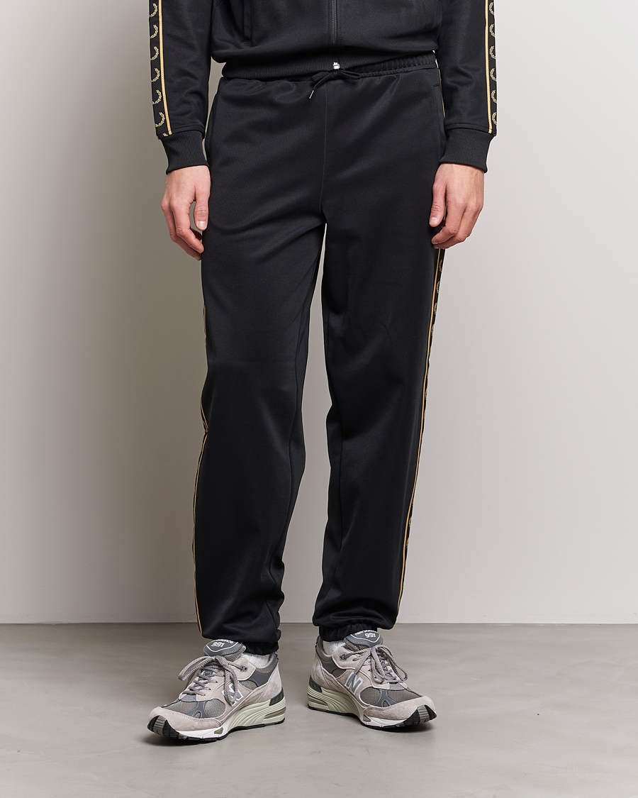 Mies | Rennot housut | Fred Perry | Taped Track Pants Black