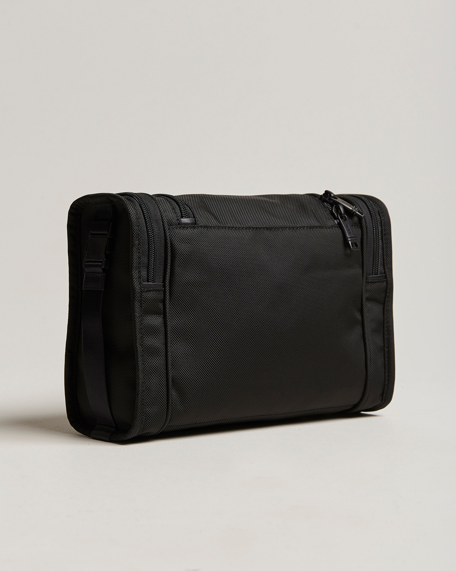 Mies | Laukut | TUMI | Alpha Hanging Travel Kit Black
