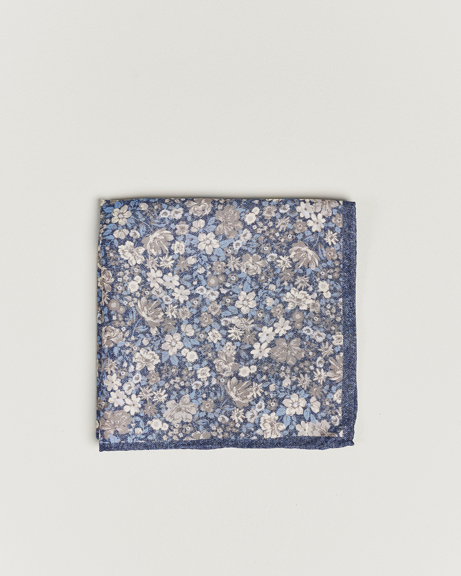Mies | Amanda Christensen Silk Oxford Printed Flower Pocket Square Navy | Amanda Christensen | Silk Oxford Printed Flower Pocket Square Navy