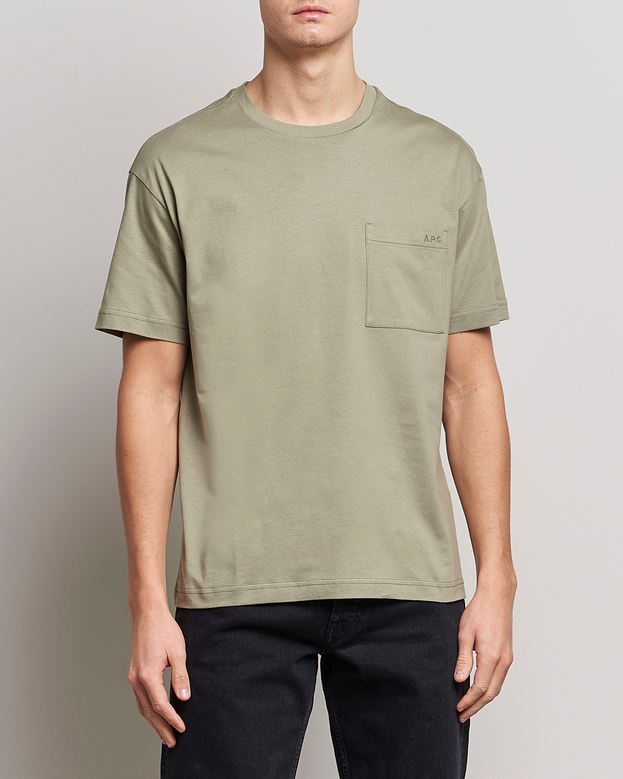 Mies | Lyhythihaiset t-paidat | A.P.C. | Short Sleeve Pocket T-Shirt Light Olive