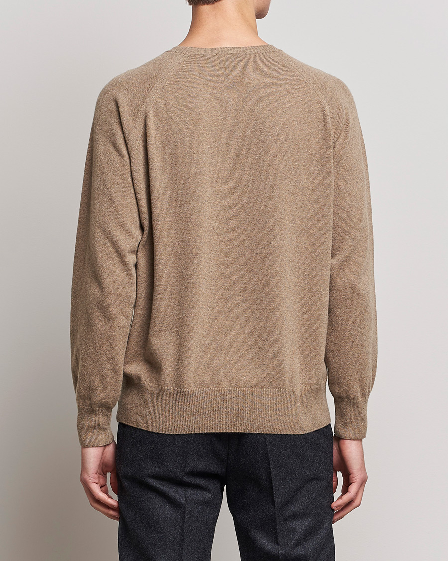 Mies | Puserot | Oscar Jacobson | Gustaf Lambswool Raglan Crew Neck Camel