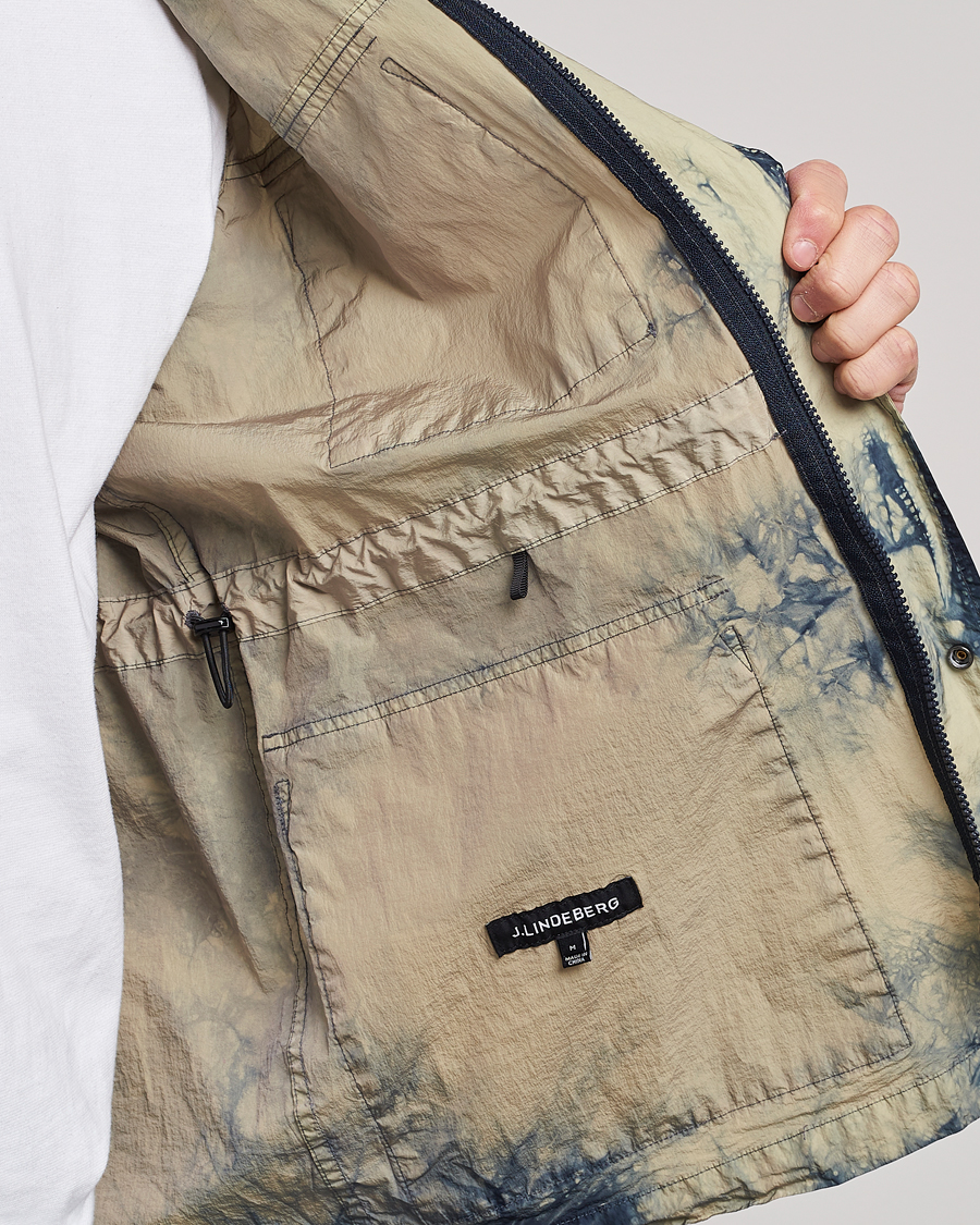 Mies | Takit | J.Lindeberg | Hayes Tie Dye Recycled Nylon Field Jacket Aloe