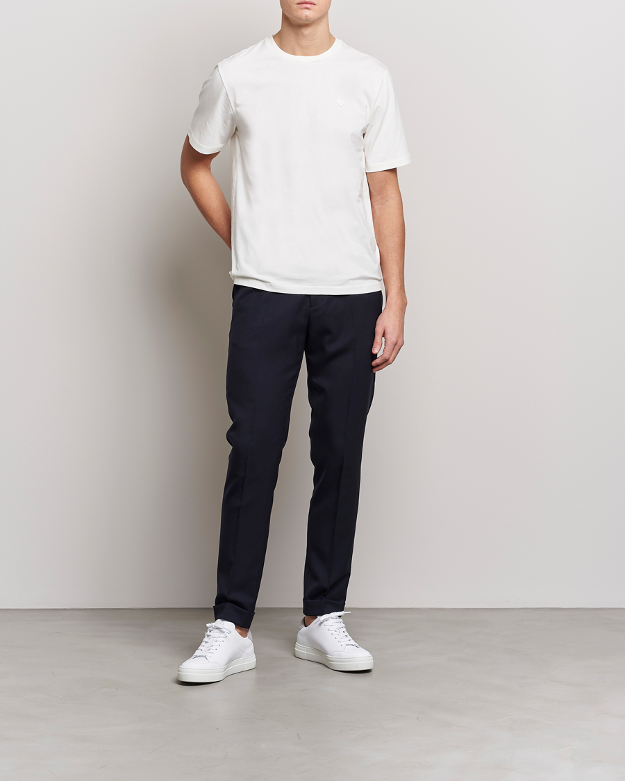 Mies | T-paidat | J.Lindeberg | Dale Organic Cotton Patch T-Shirt Cloud White