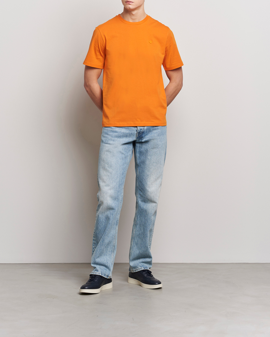 Mies | T-paidat | J.Lindeberg | Dale Organic Cotton Patch T-Shirt Russet Orange