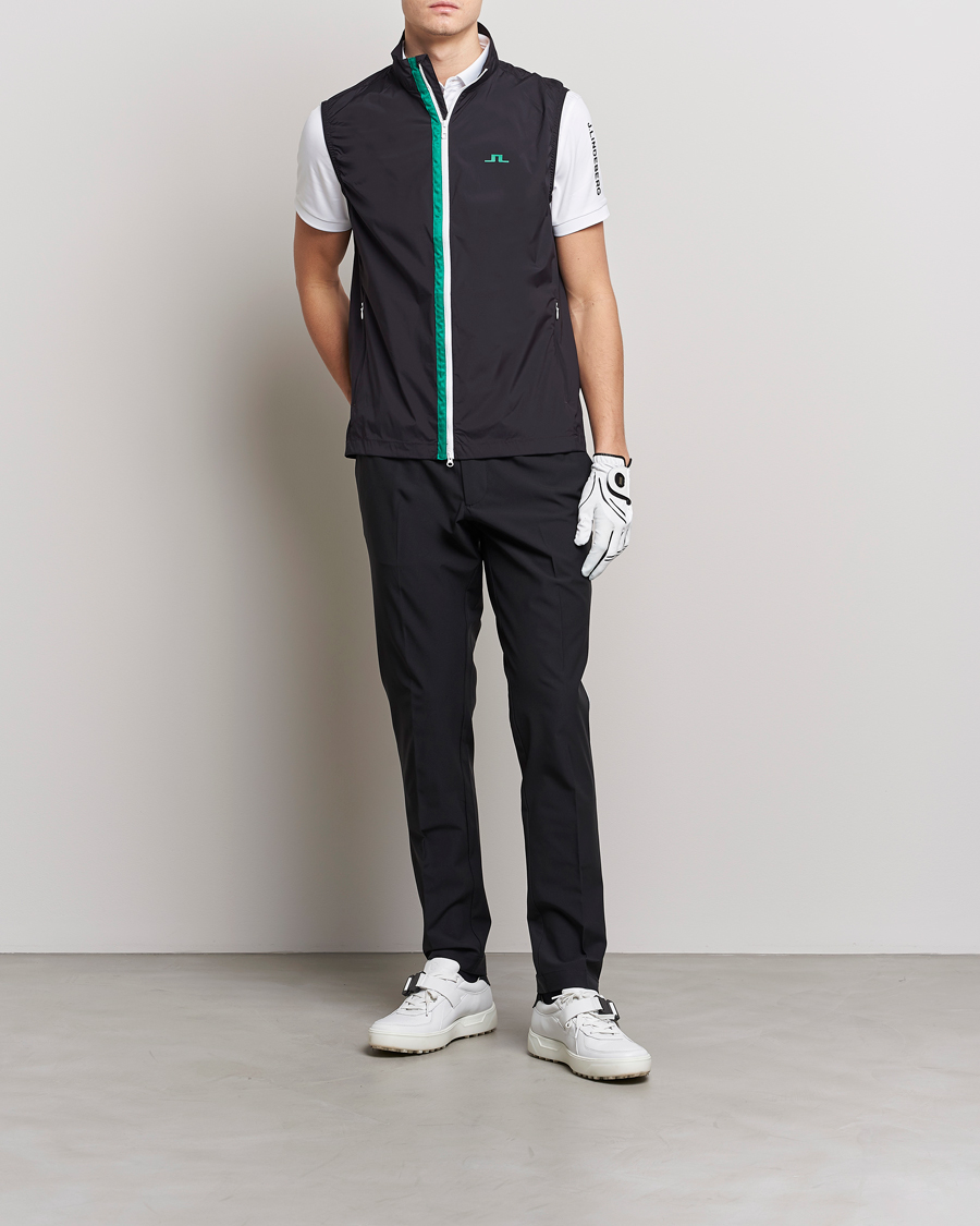 Mies | Ulkoliivit | J.Lindeberg | Ash Light Packable Vest Rain Forest