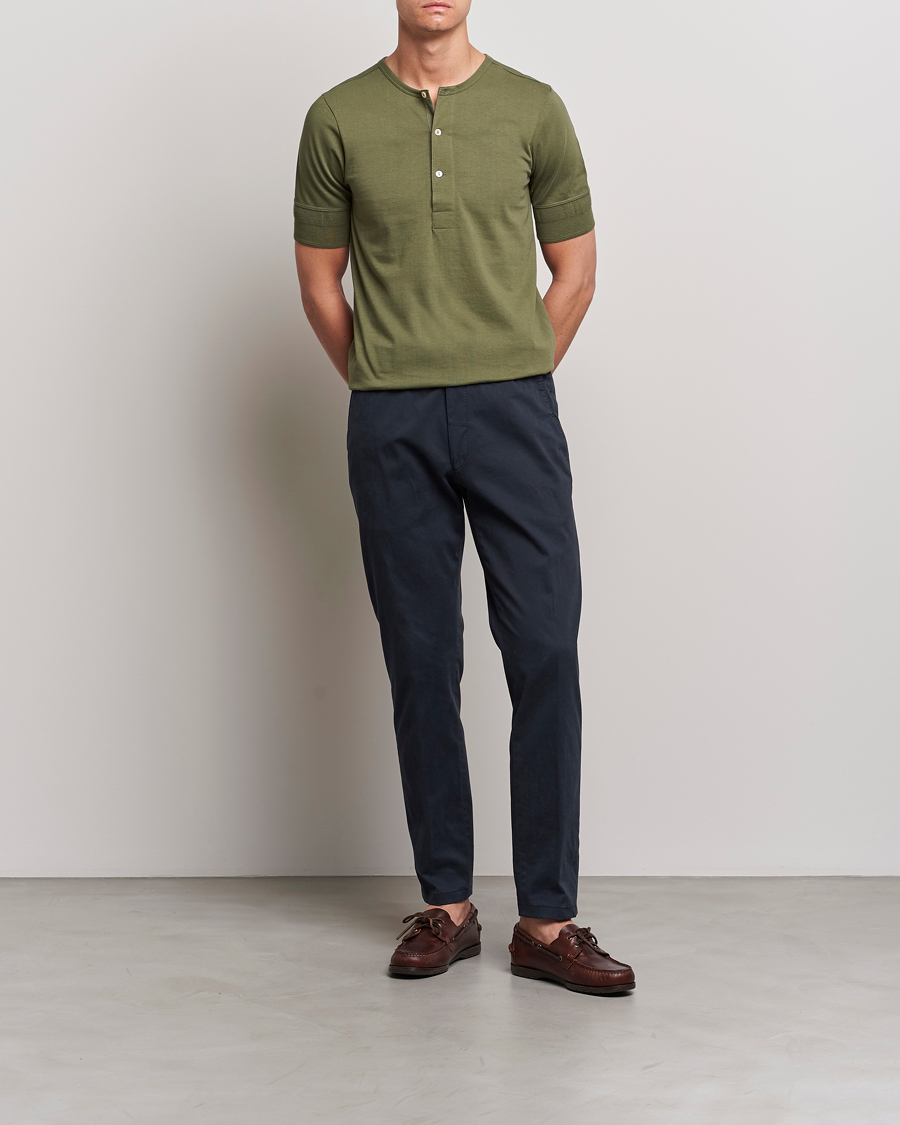 Mies | T-paidat | Merz b. Schwanen | Short Sleeve Organic Cotton Henley Army