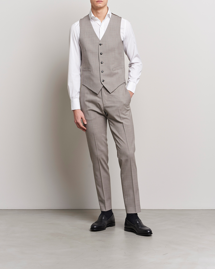 Mies | Pikkutakit | Tiger of Sweden | Wade Wool Waistcoat Irish Cream