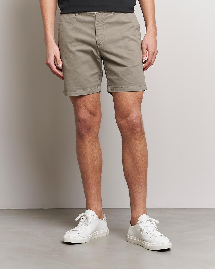 Mies | Chino-shortsit | Tiger of Sweden | Caid Cotton Shorts Dusty Green