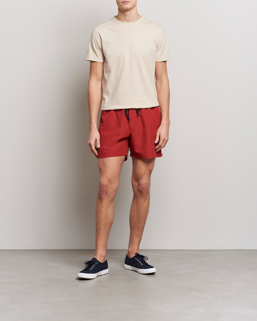 Mies | Uimahousut | Tiger of Sweden | Sjo Swim Shorts Dark Raspberry