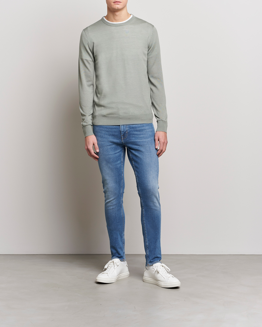 Mies | Puserot | Tiger of Sweden | Nichols Extra Fine Merino Crew Neck Shadow