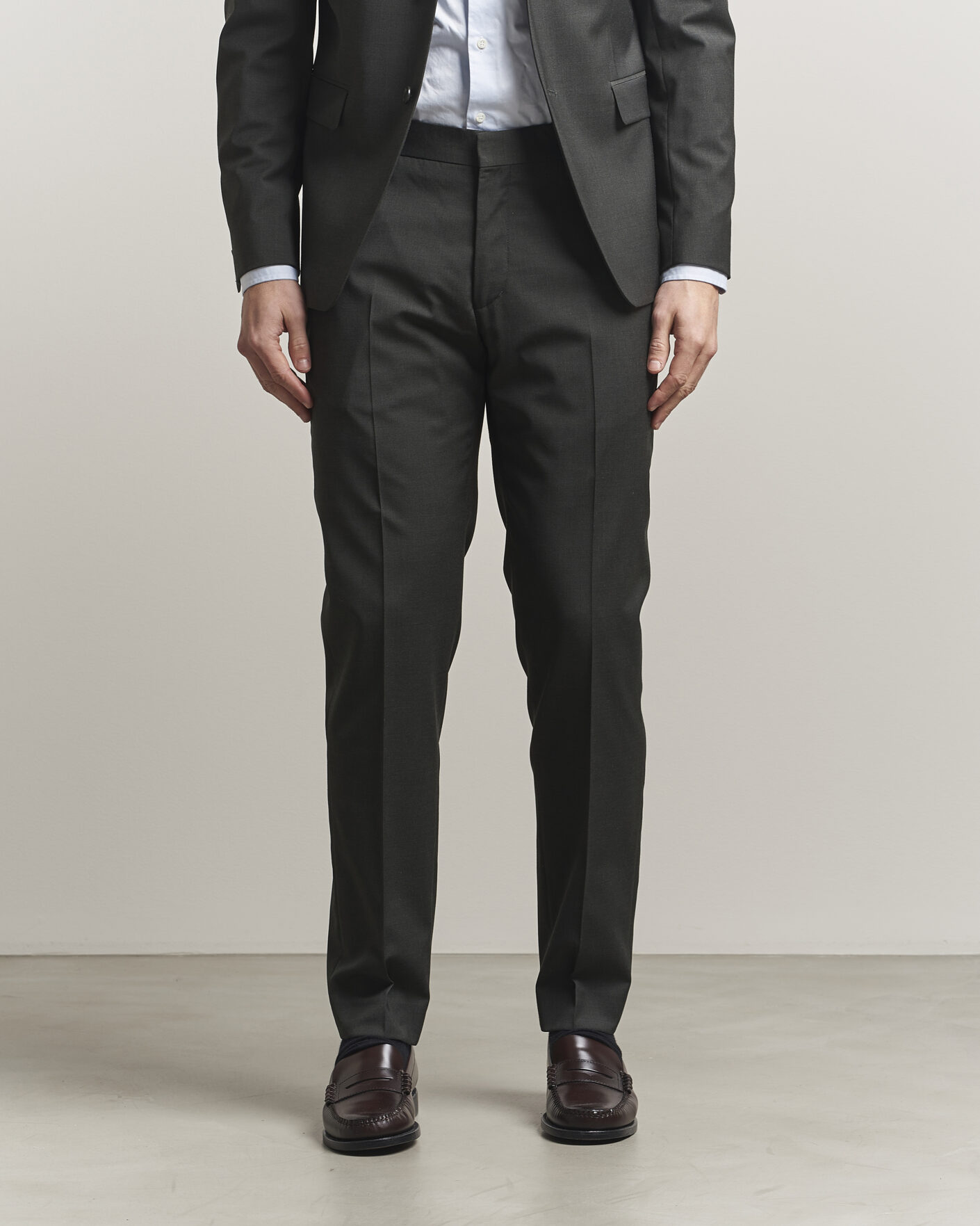 Mies | Housut | Tiger of Sweden | Tenuta Wool Travel Suit Trousers Olive Extreme