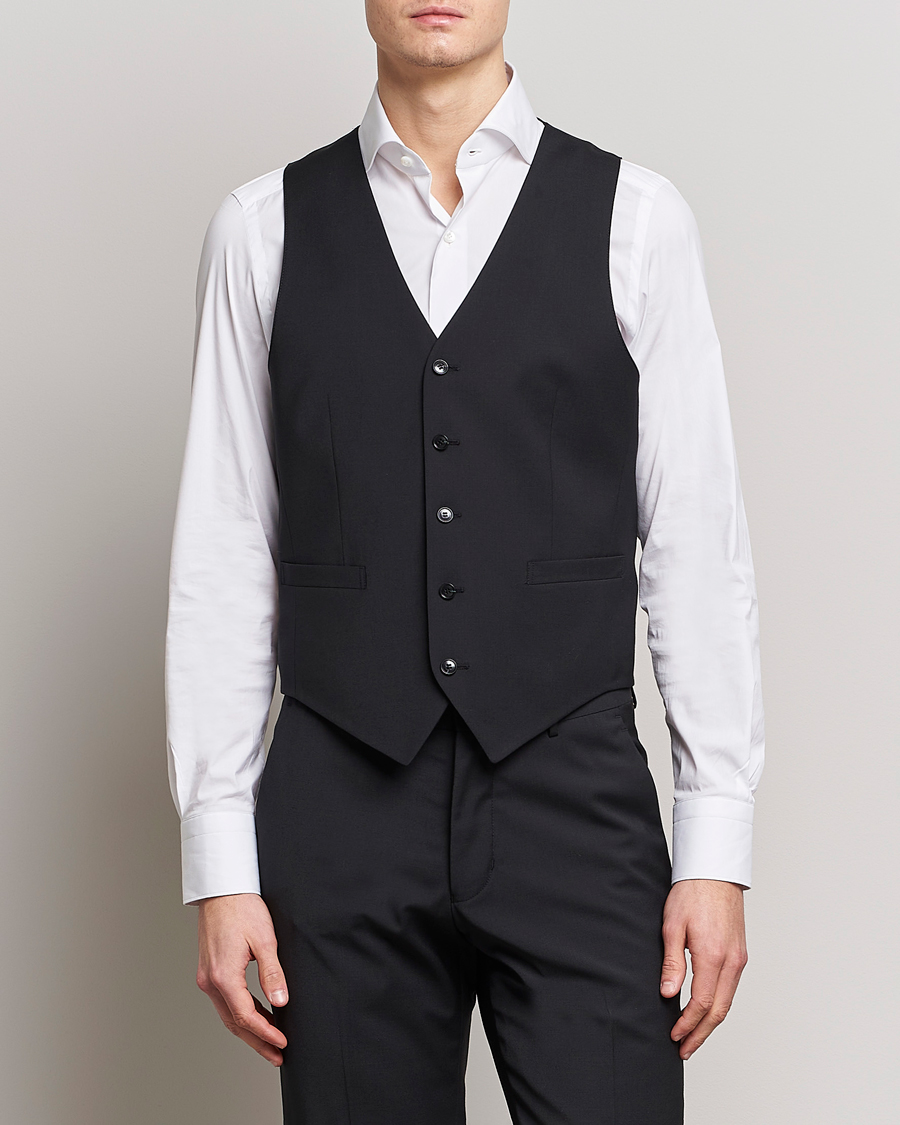 Mies | Pikkutakit | Tiger of Sweden | Wayde Wool Travel Waistcoat Black