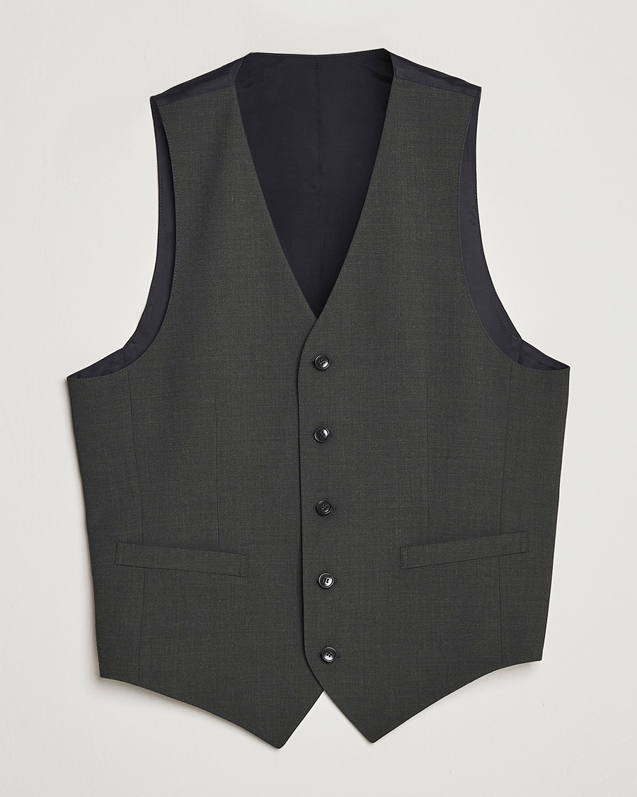 Mies | Ulkoliivit | Tiger of Sweden | Wayde Wool Travel Waistcoat Olive Extreme