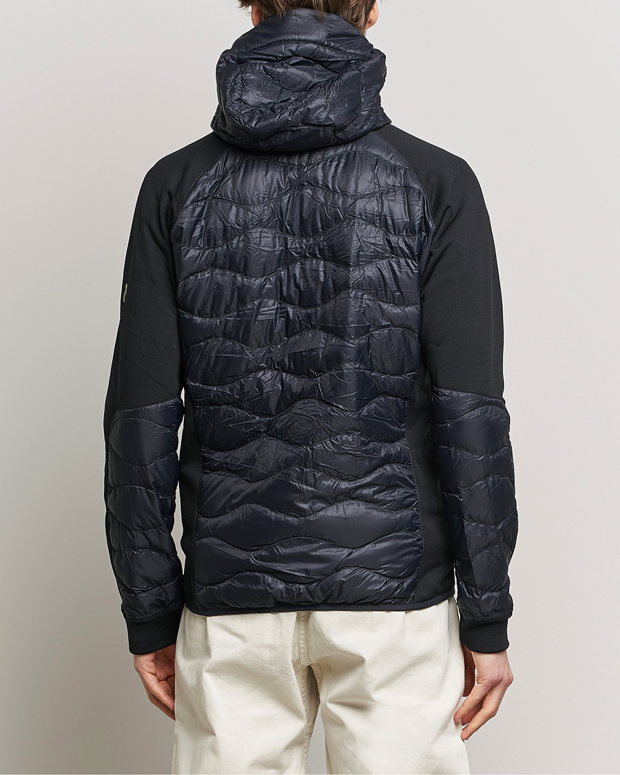 Mies | Takit | Peak Performance | Helium Hooded Hybrid Black