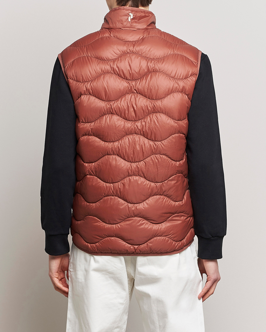 Mies | Ulkoliivit | Peak Performance | Helium Down Vest Classic Clay