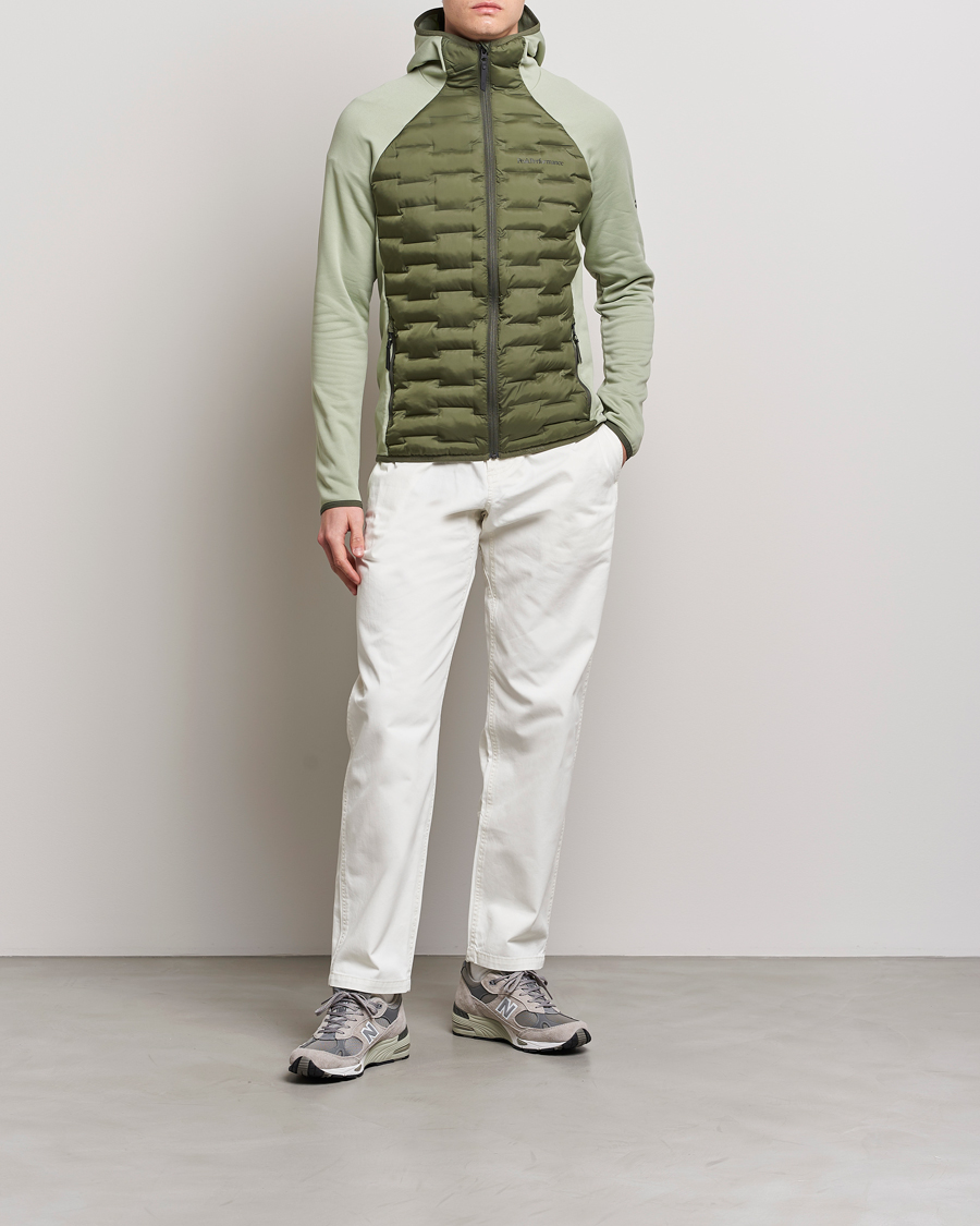 Mies | Takit | Peak Performance | Argon Hybrid Light Hood Jacket Pine Needle