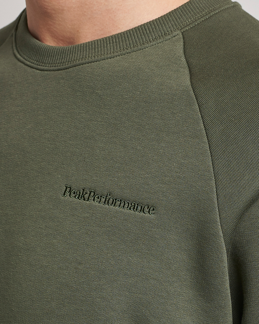 Mies | Puserot | Peak Performance | Original Small Logo Crew Neck Sweatshirt Pine Needle