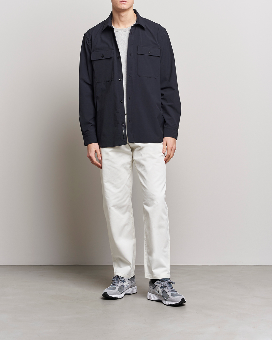 Mies | Kauluspaidat | Peak Performance | M Strech Tech Shirt Black