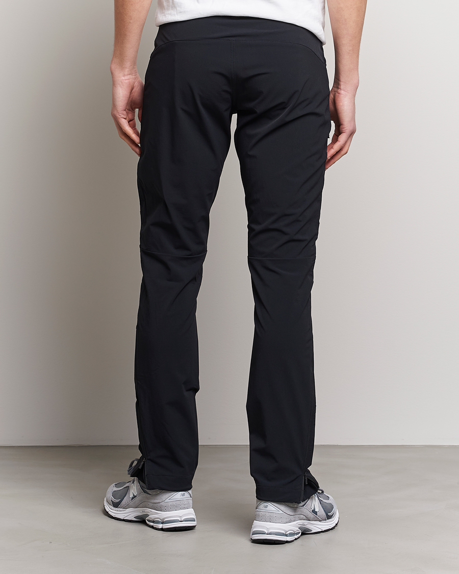 Mies | Housut | Peak Performance | Tech Light Woven Scale Pants Black