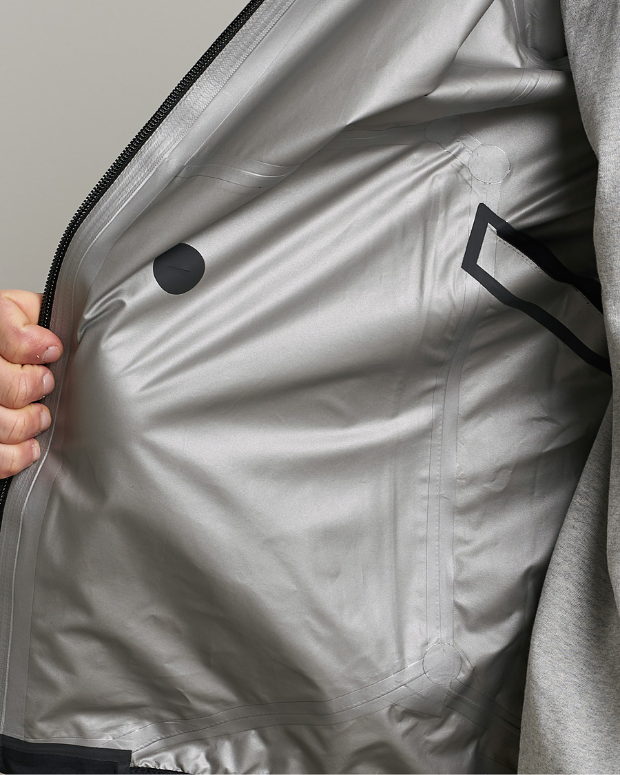 Mies | Takit | Peak Performance | M Pac Gore-Tex Jacket Black