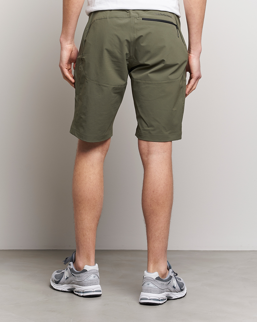 Mies | Shortsit | Peak Performance | Stretch Drawstring Tech Shorts Pine Needle