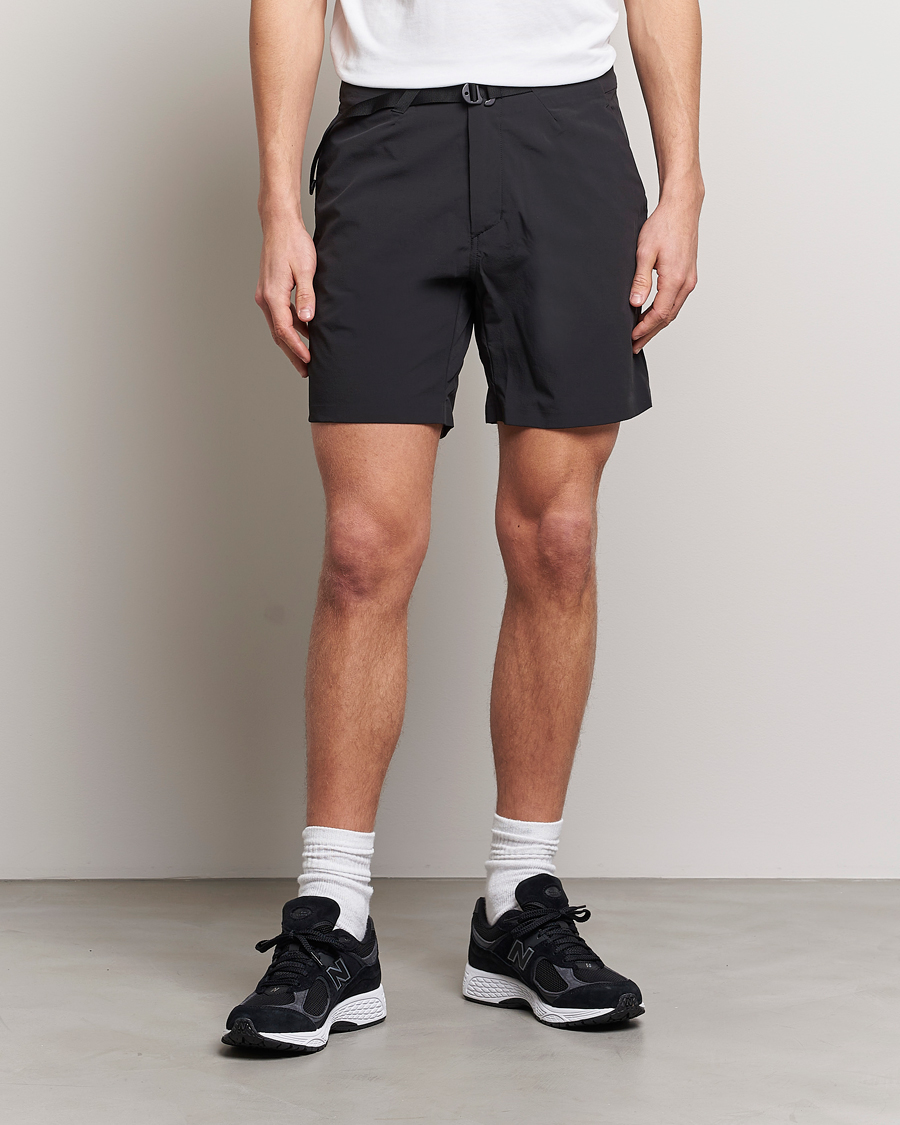 Mies | Shortsit | Peak Performance | Vislight Light Shorts Off Black