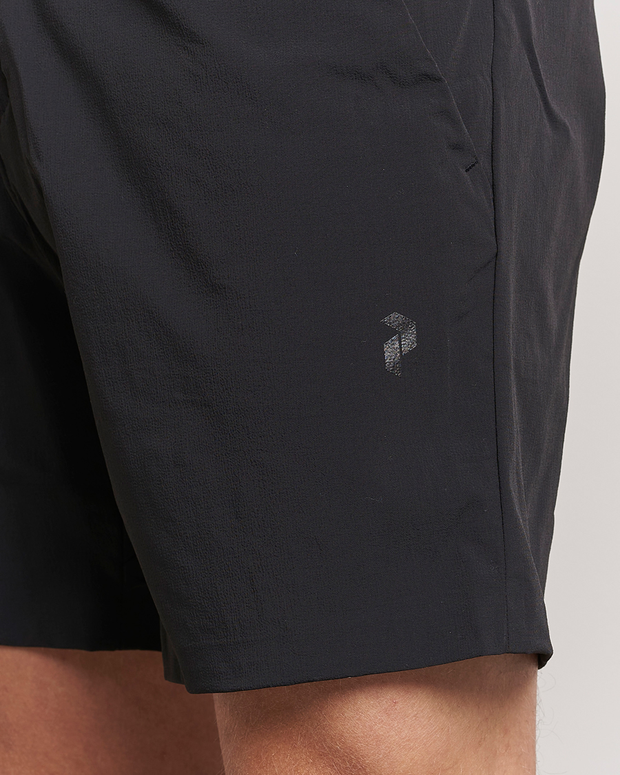Mies | Shortsit | Peak Performance | Vislight Light Shorts Off Black